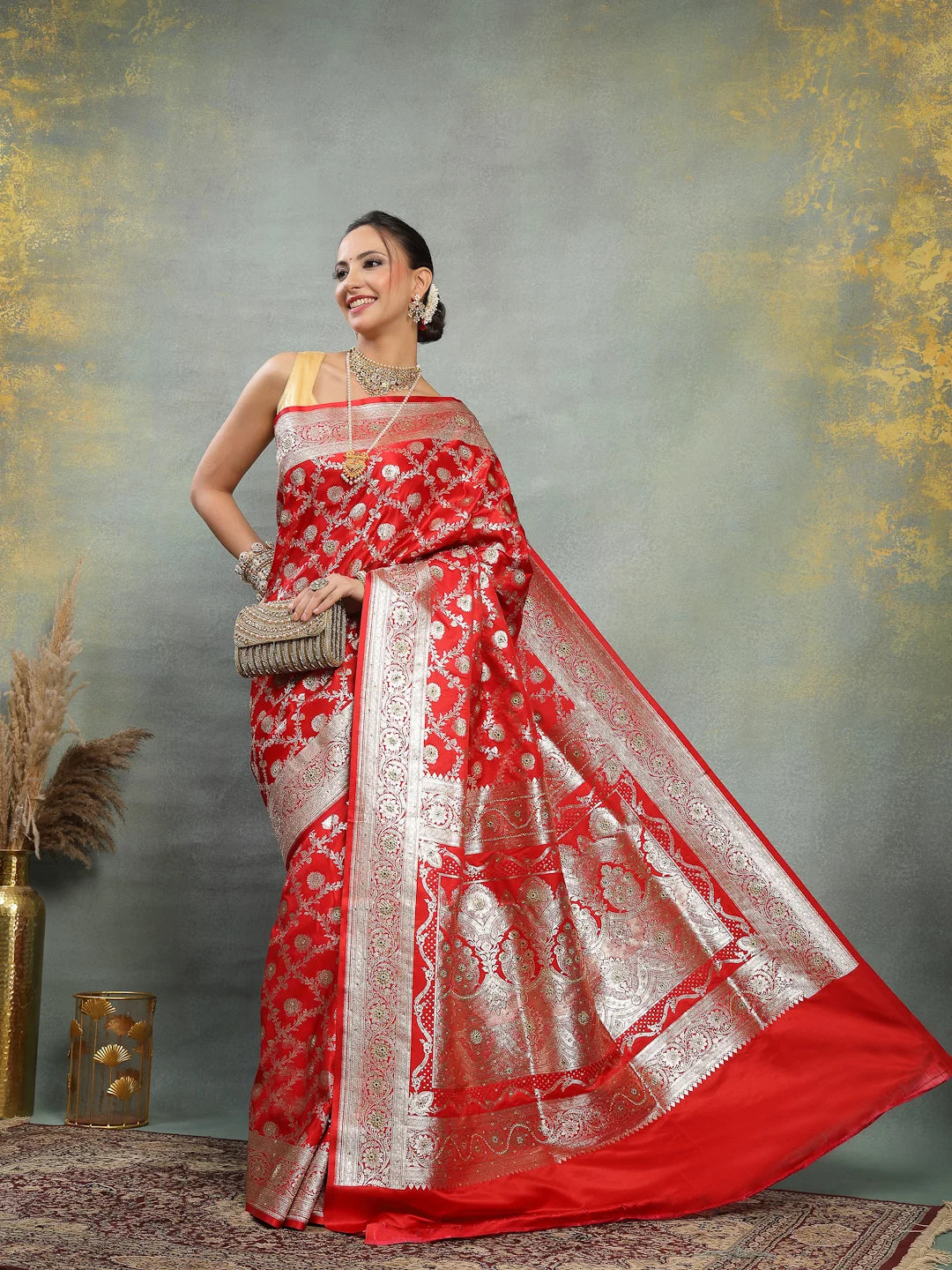 Close up Shot of Heavy Silver Zari Pallu with Intricate Stone Work